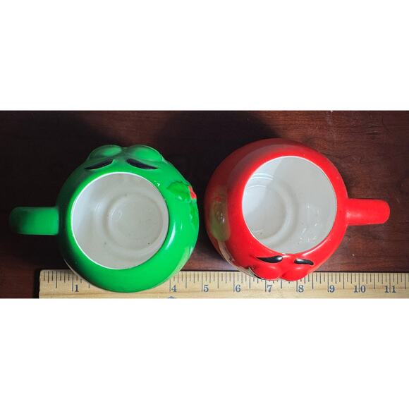 Set of 2 M&M Red & Green Mugs Cups with Holly Rounded 3" Tall Galerie Mars - Picture 8 of 8